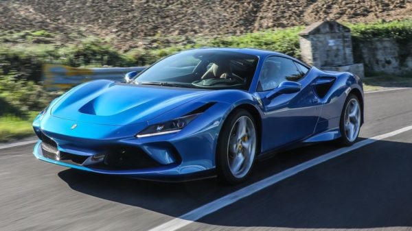Rent Ferrari F8 Tributo